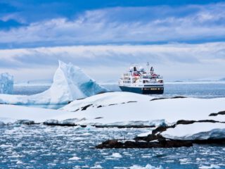 Luxury cruises to Antarctica - Accent On Travel