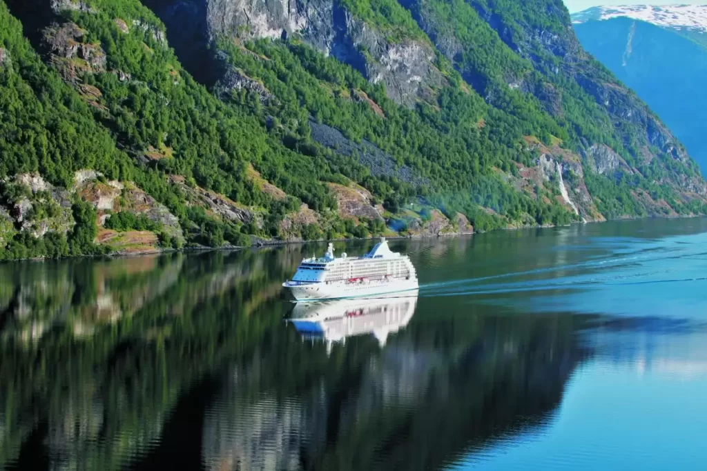Regent seven seas cruise ship in Norway - Accent on Travel